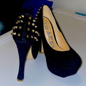 🟠6 inch platform studded heels